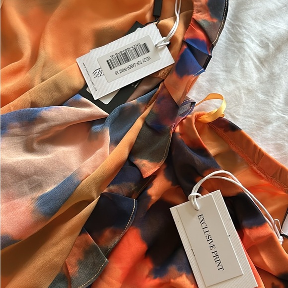 RNWAY The Label Maxi Skirt Set - Picture 4 of 5